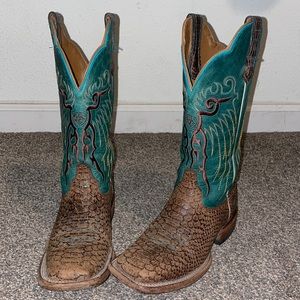 Ariat snakeskin cowboy boots size 7 women’s.